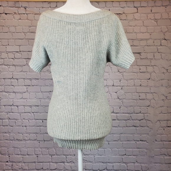 Hollister short sleeve pullover sweater grey sz.XS - Picture 6 of 8